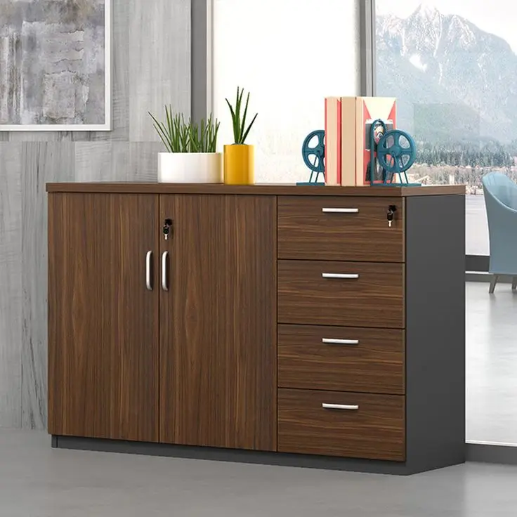 آشپزخانه مدرن با کابینت‌های چوبی و طراحی کاربردی و زیبا