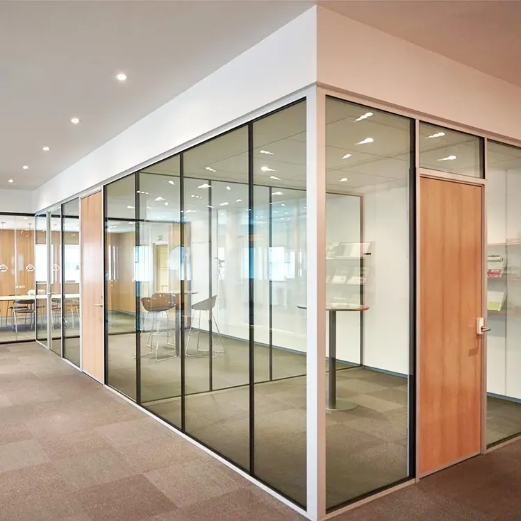 پانل شیشه‌ای دو جداره با لایه‌های آکوستیک و عایق برای پارتیشن‌های دفتر کار