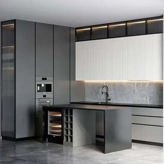 کابینت آشپزخانه سفید با سطح براق و لاک MDF
