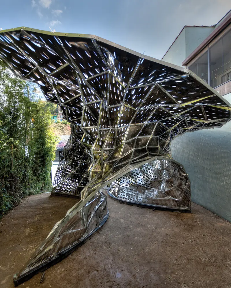 نمونه‌ای از مصالح هوشمند با قابلیت تغییر شکل در برابر تغییرات دما
