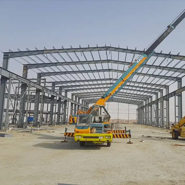 ساختار فلزی کارگاه با استانداردهای ایمنی