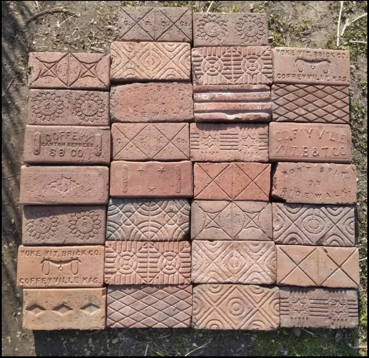 نمونه‌ای از استفاده از آجر دکوراتیو در طراحی خارجی ساختمان با سبک مدرن
