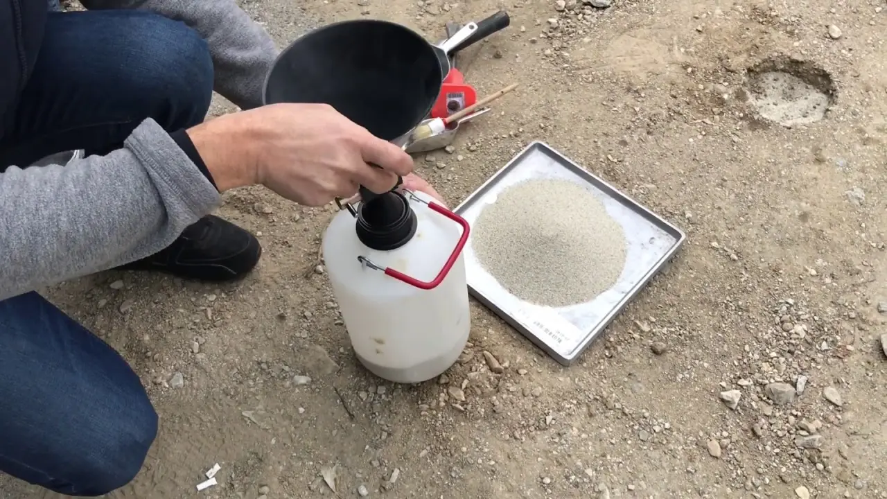 ماسه استاندارد مورد استفاده در آزمایش مخروط ماسه‌ای