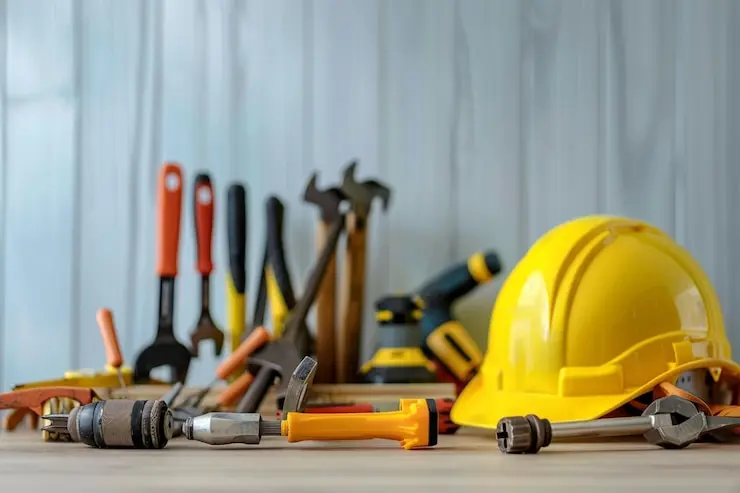 ابزارهای ضروری برای کارگاه ساختمان