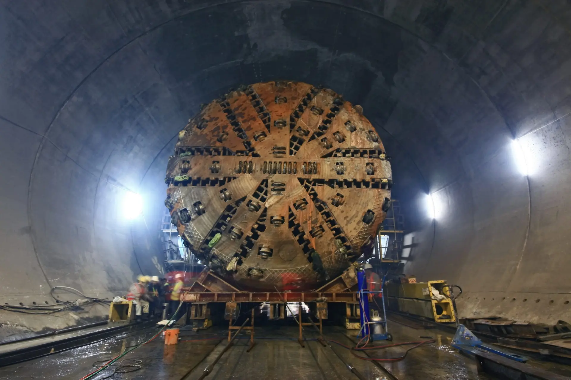 TBM چیست و چگونه کار می‌کند؟