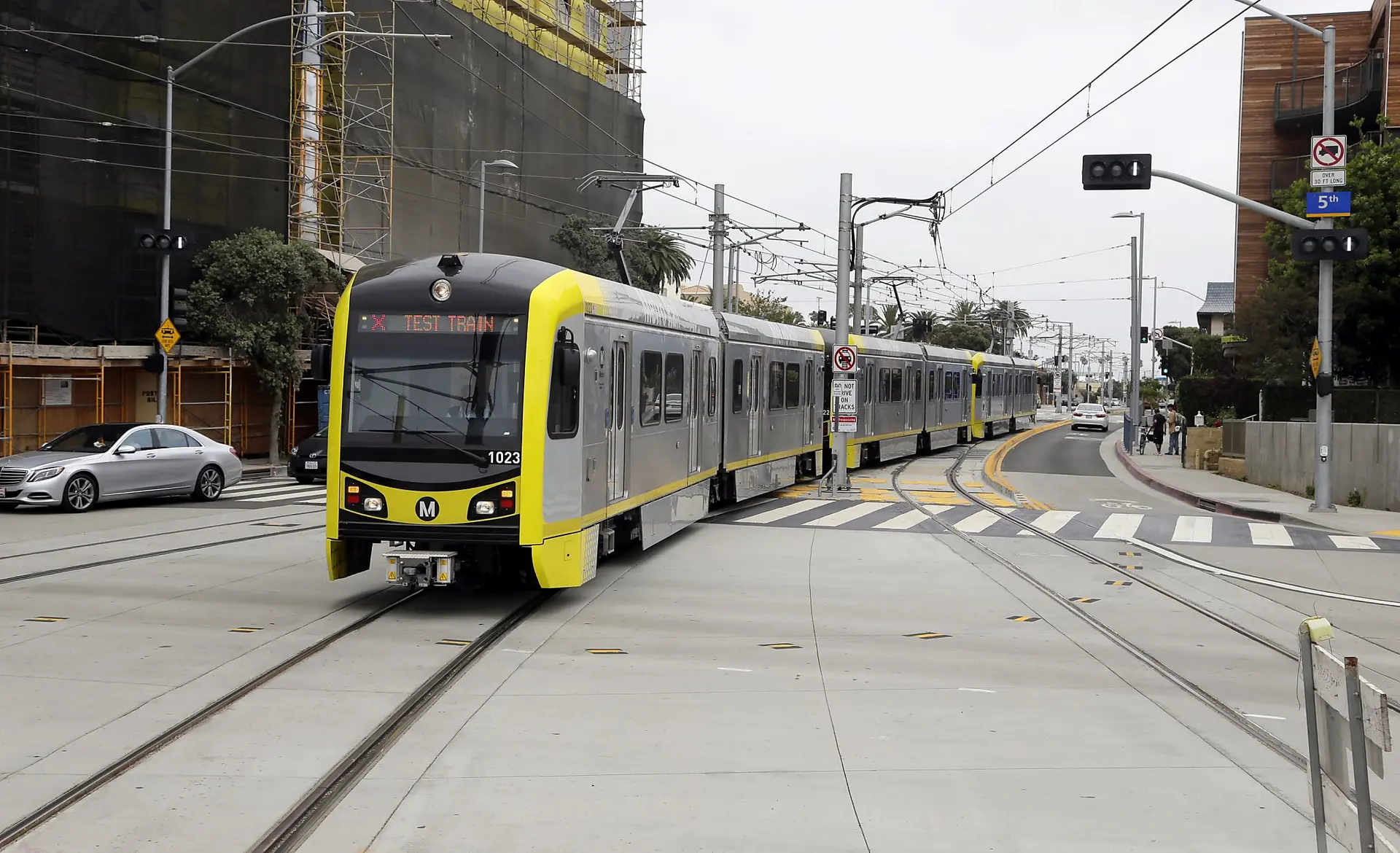 LRT چه تفاوتی با مترو دارد؟
